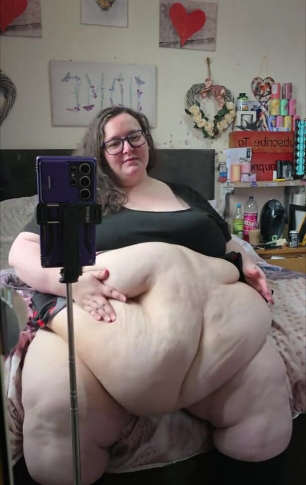 SSBBWLadyBrads: SSBBW BBW Belly Goddess Bathroom Strip