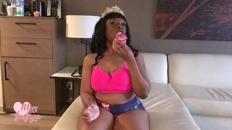 Miss-Safiya: Compleanno cupcake crush