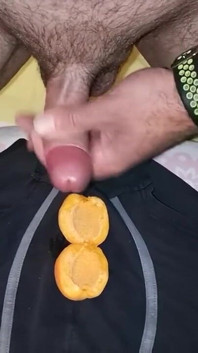 Ontbijt met abrikoos en sperma