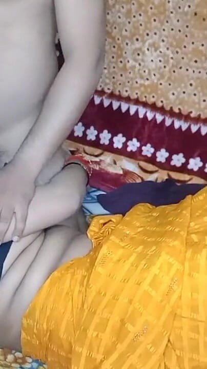 Very Hot and Romantic Bhabhi Having Sex. (Sex time with me) Very Hot and Romantic Bhabhi Having Sex. (Sex time with me)