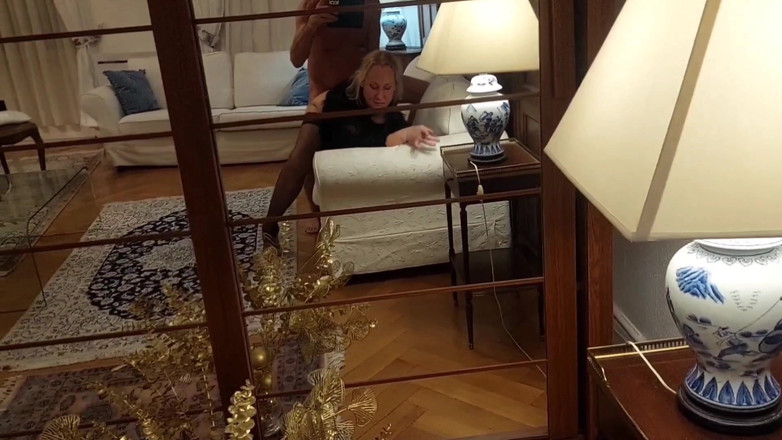 Selena701: Güzel Sarışın Selena Poz Veriyor Ve Seks Yapıyor