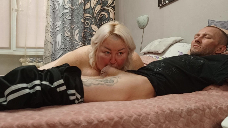 Zona901: 隣人がフェラチオをして精子のもう一部分を取る