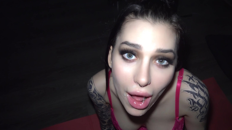 Honey Haze: Stiefzus pijpbeurt na schooltijd. Schatje Haze