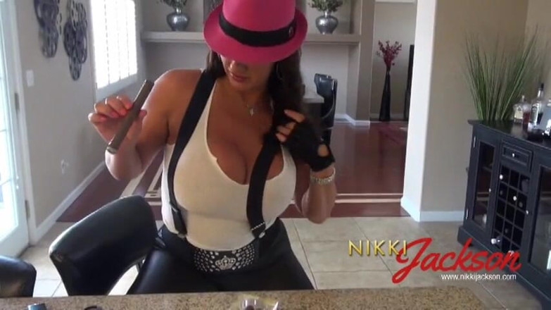 Nikki Jackson: ซิการ์ร้อนแรงสุดๆ