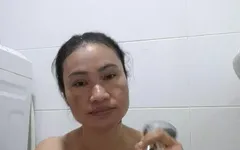 Suerte kik afeitarse debajo de la ducha