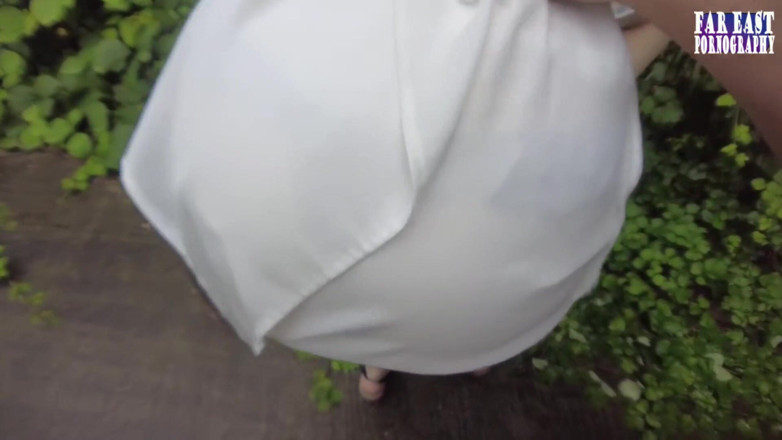 Far East pornography: Cewek hot dengan tubuh aduhai ini pertama kali memeknya pakai...