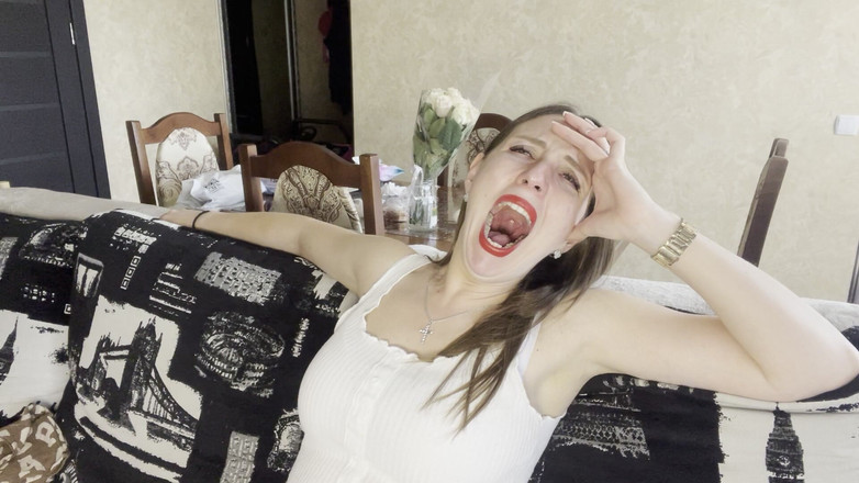 Hottie goddess: Ziewanie Fit Uvulia Show