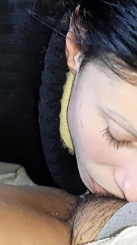 Utangaç heteroseksüel kız arkadaşım ilk kez oral seks yapıyor