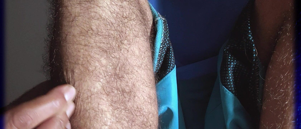 Rock F hairy: Pelle e capelli