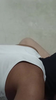 มีนา เจอลูกเลี้ยงกำลังดูหนังโป๊ในมือถือ