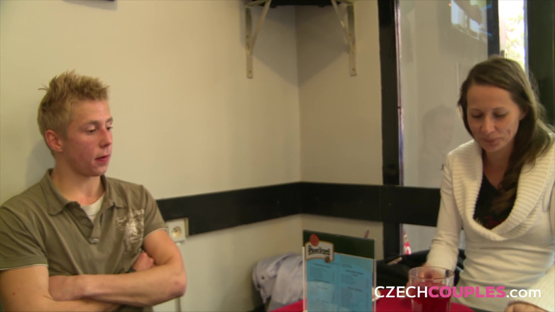 Czech Couples: České páry 11: Prsatá modelka v koupelnách