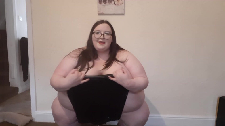 SSBBWLadyBrads: Bogini SSBBW kontra krzesło biurowe - gruby czat