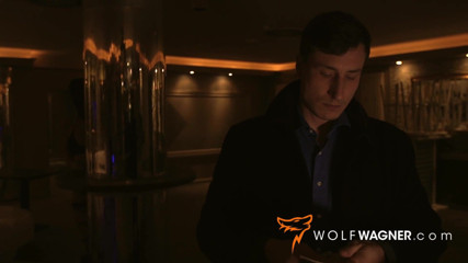 Wolf Wagner Com: Curva gangster Vicky Sun este futută tare în pizdă!