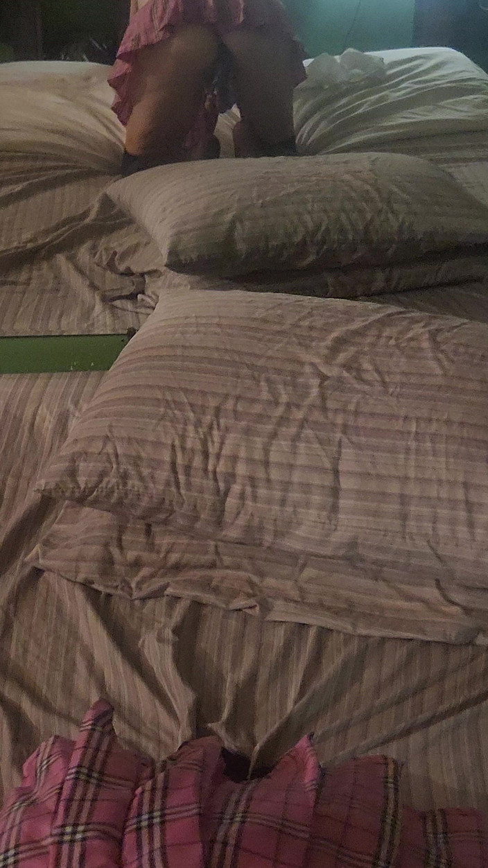 Goode Girl: Goode Girl suger hennes kuk och bollar när hon rider...