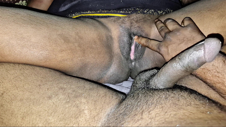 DesiBurChudai: Bhabhi desi kampung berkongkek