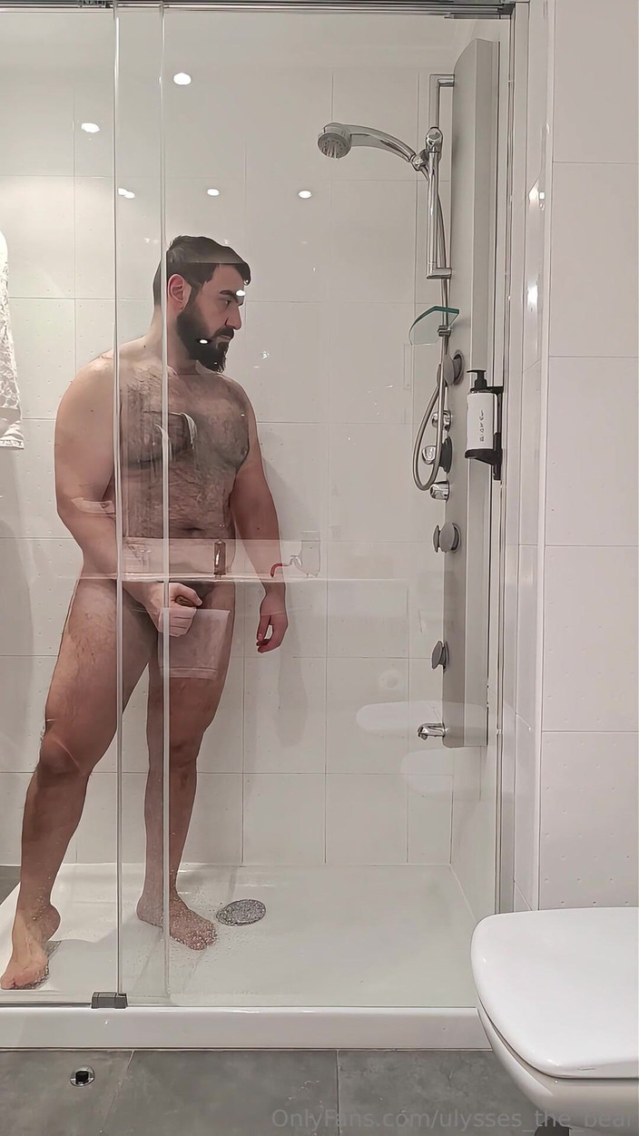 Ulysses the bear: Просто мокрое тело и твоя фантазия