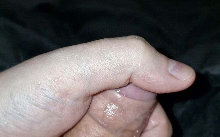 Philzstift: Döl öncesi sırılsıklam sünnetsiz yarağıma mastürbasyon yapıyor