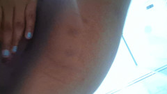 Nicoly Mattos: Łazienka masturbacja teścia i tryska pożądania!