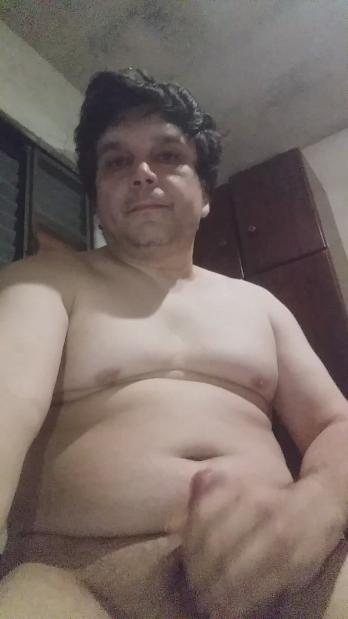Claudio: Me masturbé haciendo en vivo para cien personas que miraban