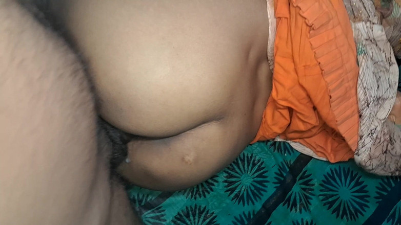 Rakesh: Heute habe ich gesehen, wie Bhabhi naga im zimmer nahm,...