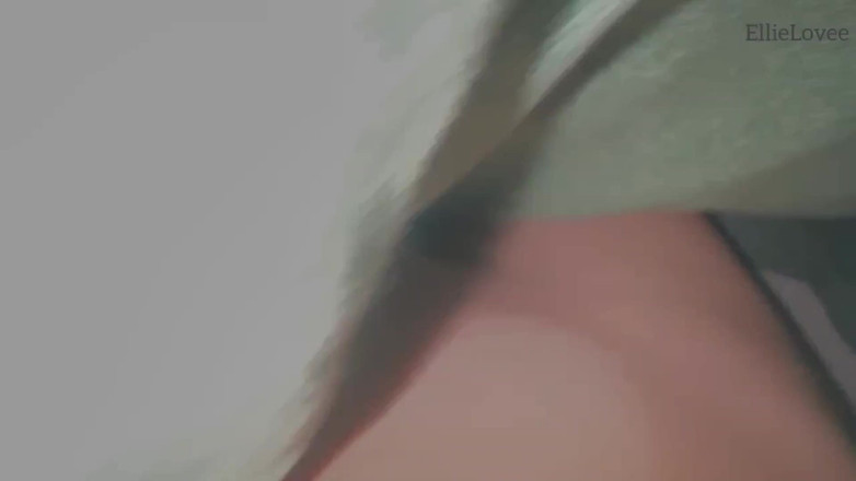 EllieLovee: 真正的继母手淫她的继子，自制的业余