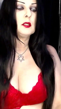 Aplikasi ginjal merah – itik bibir milf panas merokok