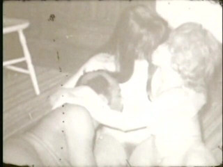 Vintage Usa: Threesome interracial fuck with two sexy chicks