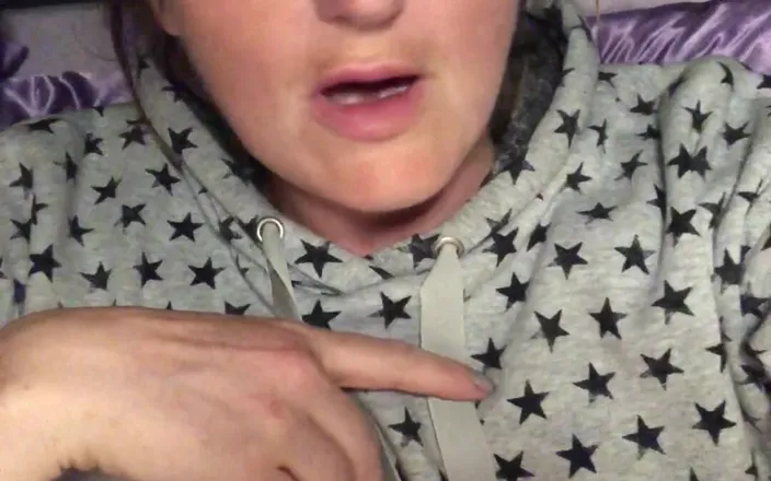 MistressWriggler: Fiddling N Twiddling My Bushy Pussy