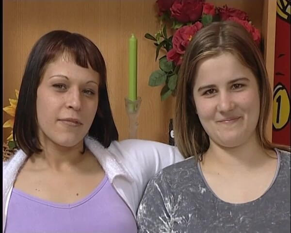 YOUR FIRST PORN: Кім і Сандра - geile titten und das erste mal vor der kamera, гарні цицьки і перший раз перед камерою