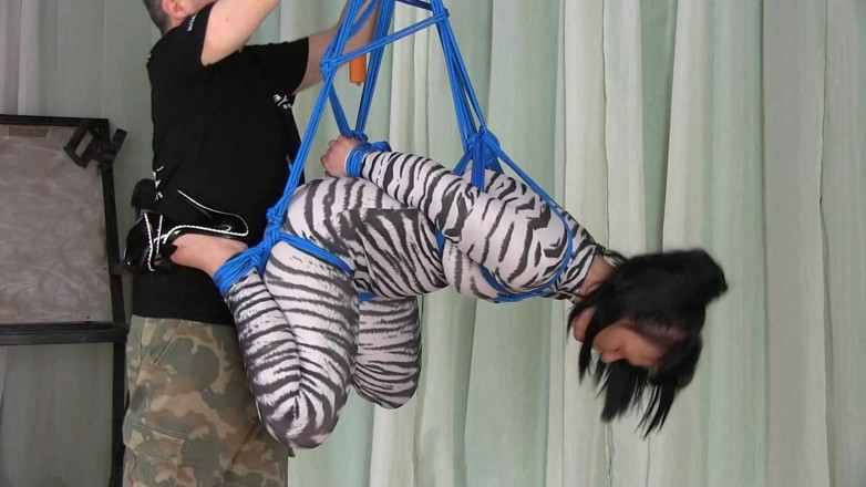 Yvette xtreme: Sexy catsuit suspension