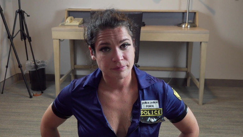 Sammi Starfish: Female Cop Collects Dna