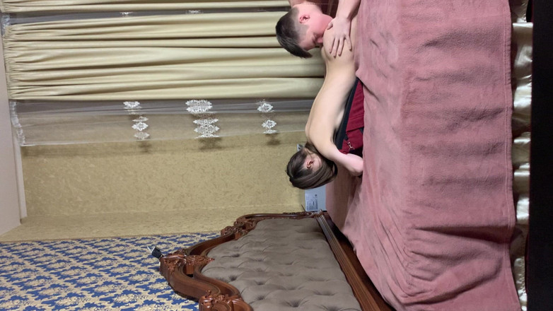 misss_vikki: A simțit pielea de găină curgându-i pe piele