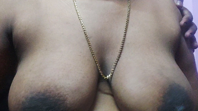 Desi Mohini: Ateşli Hintli kadının büyük göğüsleri