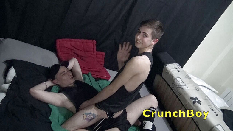 AMATOR BAREBACK FRENCH PORN: Jockstrap에서 Fabien에게 따먹히는 순진한 섹시한 트윈크