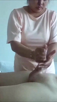Pijat penuh dengan happy ending di panti pijat Asia