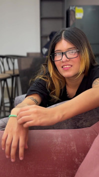Ma demi-sœur est très excitée et me demande de la baiser et d’éjaculer dedans