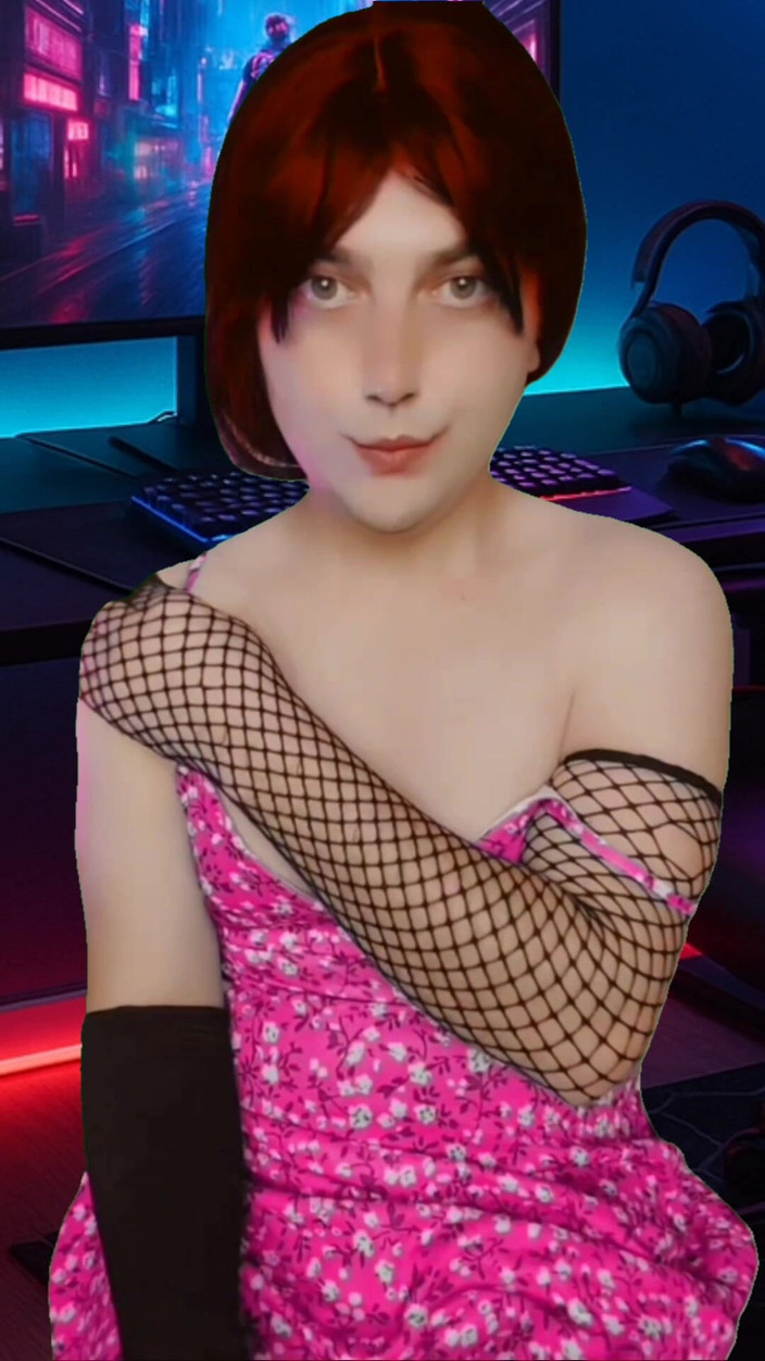 Kitty_Cross: 3 Gamer Femboy Booty Sweet White Lovely White Pretty Ladyboy...