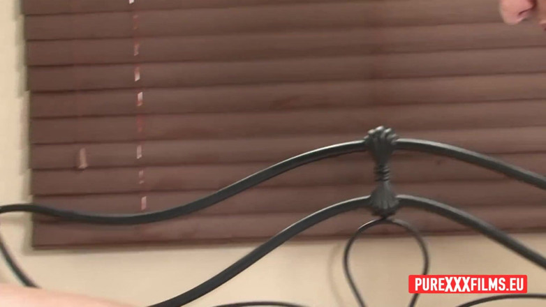 Pure XXX Soft: Üvey babam bekaretimi aldı - Misha Cross ve Seth Strong yumuşak...