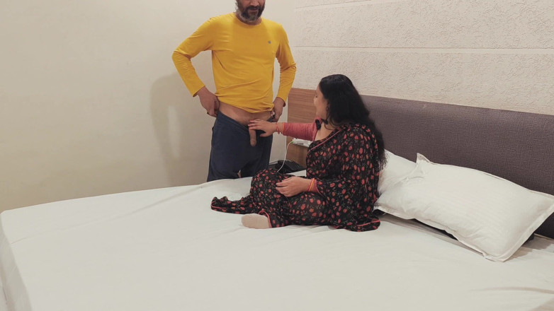 Desi chudai hub: ลูกเลี้ยงสาวยั่วพ่อเลี้ยงของเธอน้ําแตกในหี