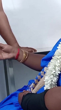 Indiancă desi tamilă bhabhi suge pula lui Devar și se fute tare pe la spate