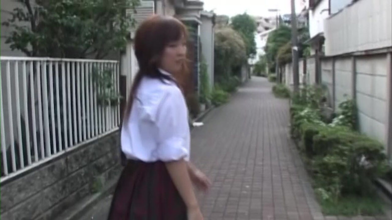 JapaneseAmateur: Brunette Babe Gives Hesitant Tsundere Handjob on Couch