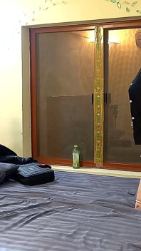 Cucold, evli kadın, ingeneer. Yatak odası. Tam video 282