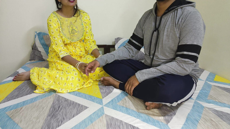 Hornycouple149: Bhen дает Бхаи первый опыт как трахаться