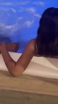 Procace ragazza magra conosce il mio grosso cazzo