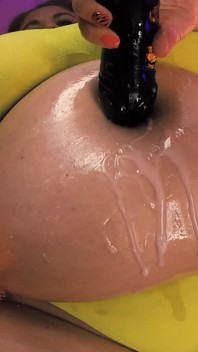 Un sacco di sperma sulla mia pancia