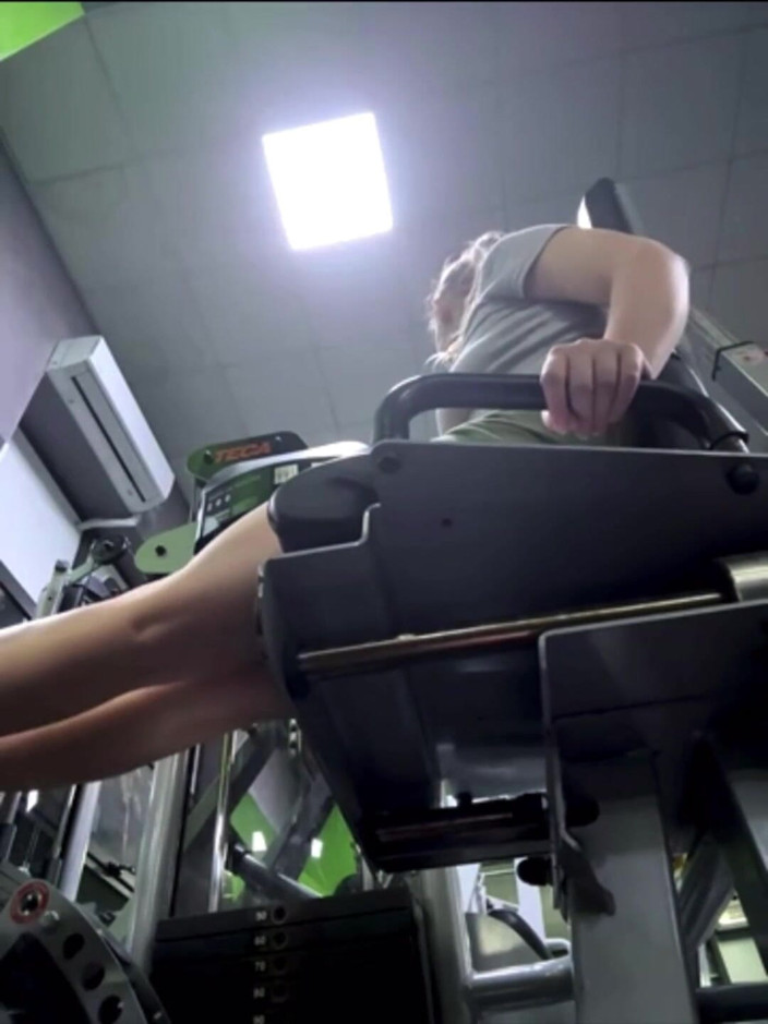 JuiceLussie: Extreme Fucking with Trainer in the Gym