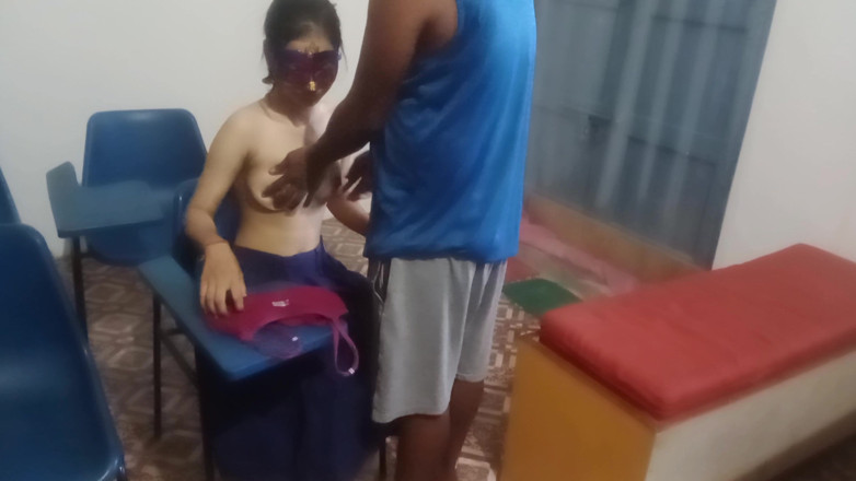 Coupleplyaz: Indian College Girl in Sex with Tution Teacher Hindi Audio