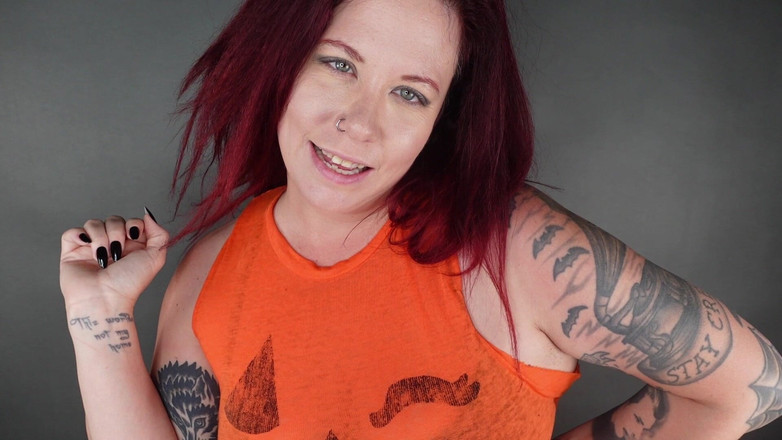 Deanna deadly: POV halloween lechtá k orgasmu dlouhými ostrými černými nehty na zrzce