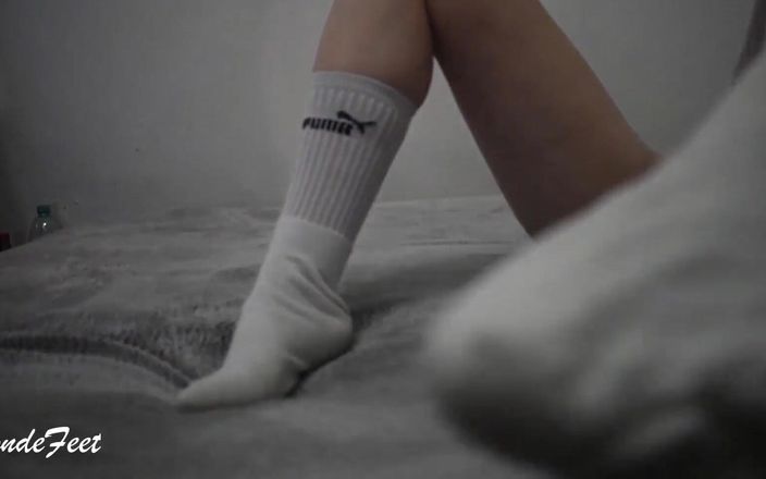 Miley Grey: Rubia sexy en calcetines largos, necesitas verlo - Miley Grey