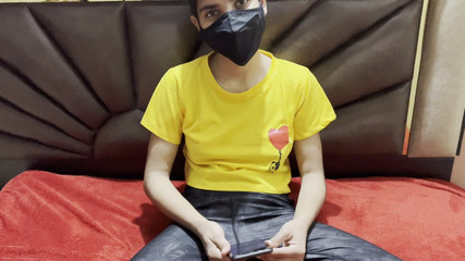 SnowyAir7: Desi tetička si užívá šukání s nejlepším přítelem jejího nevlastního syna